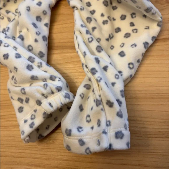 Cheetah pattern sleeper with hood - Picture 7 of 8